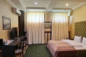 Пивденна Брама 40