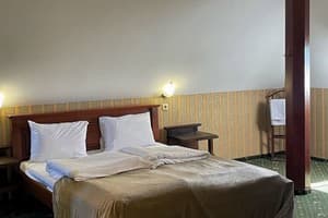 Пивденна Брама 42